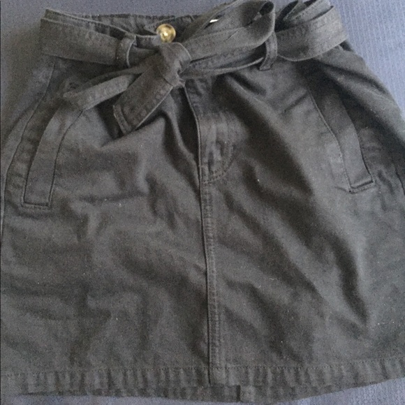 Black jean skirt with a tie in front - Picture 4 of 4